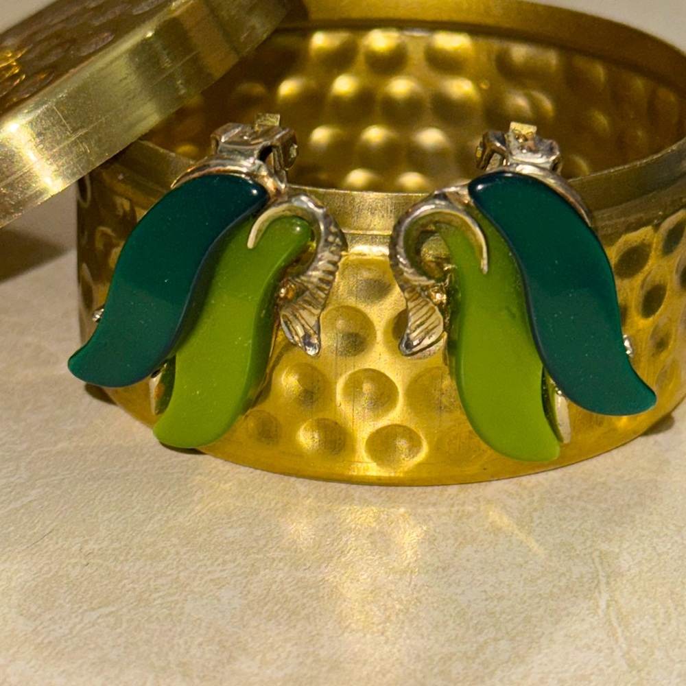 Vintage Green Gold Thermoset Clip-On Earrings